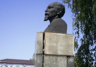 Памятник Дзержинскому  (Донецк)