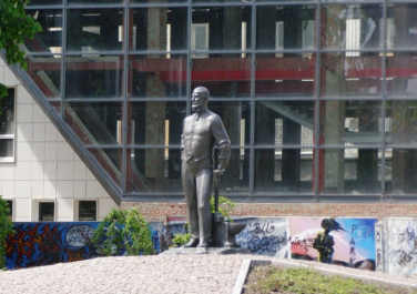 Памятник Джону Юзу (Донецк)
