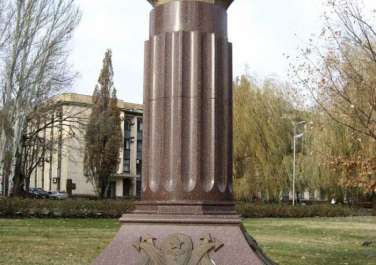 Памятник Ватутину