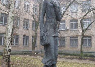  Памятник медицинской сестре (Донецк)