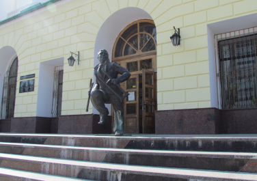Памятник исцелившемуся больному, ул. Артема, 106 (Донецк)