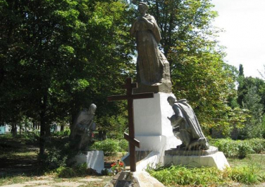 Братская могила советских воинов Южного фронта в Ларино, Современные, Цветные, Достопримечательности