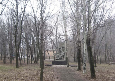 Памятник воинам-освободителям и шахтерам, погибшим в годы ВОВ, на поселке Пастуховка в Макеевке 